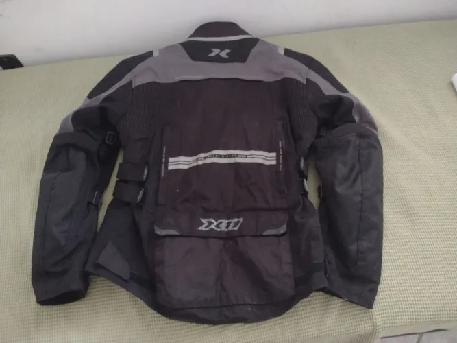 JAQUETA X11 SEMI NOVA TAMANHO GG BARATA
