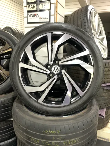 Roda com pneu aro 18 Jetta GLI 2025 5x112 Veneto