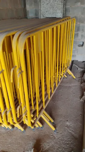 Grades pra eventos de ferro medindo 2,00 x 1,20 contendo 20 peças !!!!