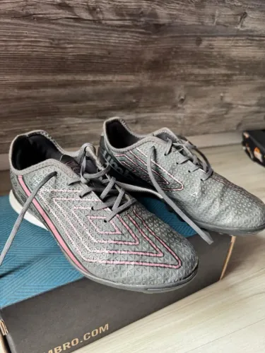 Chuteira Society Umbro Chrome