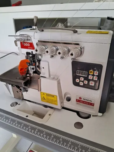 Maquina de costura ( ponto cadeia) semi nova , marca Sendai