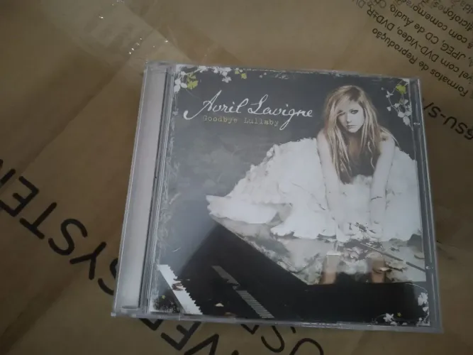 CD AVRIL LAVIGNE - GOODBYE LULLABY (2011) (NOVO/IMPECÁVEL)