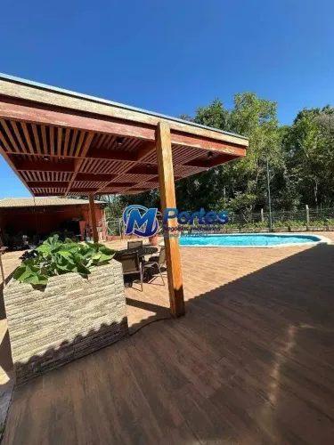 Rancho cinematográfico 5 suítes, Sales