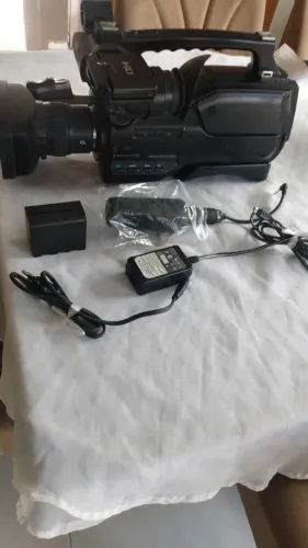 Filmadora Sony MC 2000.