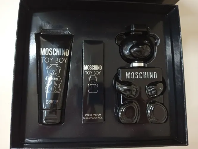 MOSCHINO Toy Boy EDP Kit de Perfume 100 ml unissex Eau de Parfum + 1 brinde