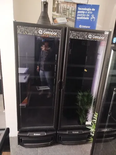 R1 Refrigerador 950lts para bebidas Gelopar