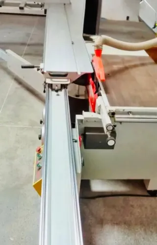 Serra Esquadrejadeira Industrial