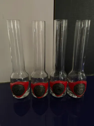 Conjunto de 04 copos de Shot de Vodka Russos Antigos e Colecionáveis 