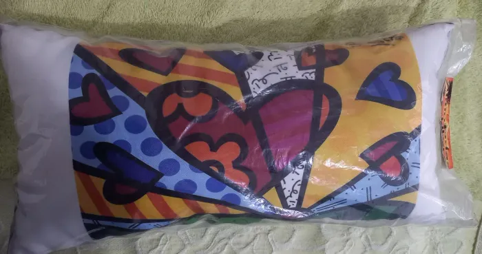 Almofada Decorativa Romero Brito Corações Coloridos