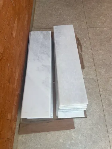 Borda de piscina em mármore 
