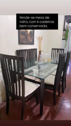 Mesa de Jantar de vidro com 6 cadeiras