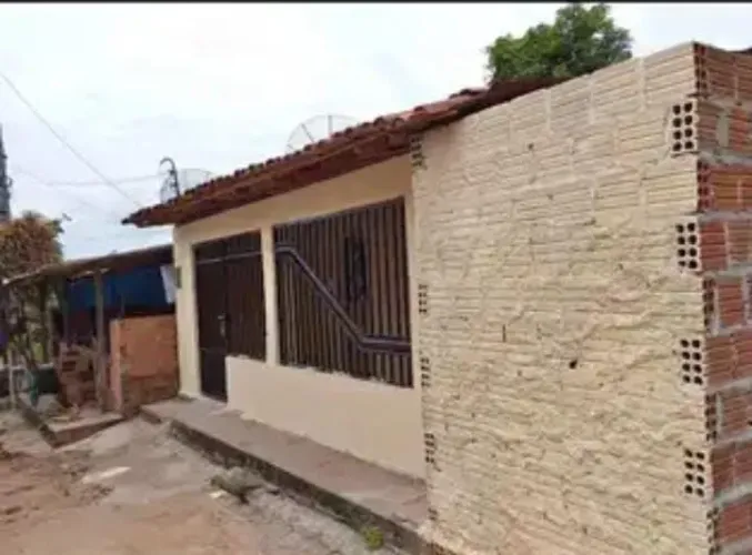 Vendo ou troco casa em Poxim R$ 70 mil