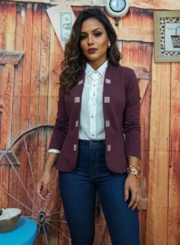 Blazer vinho com detalhes brilhantes P/M