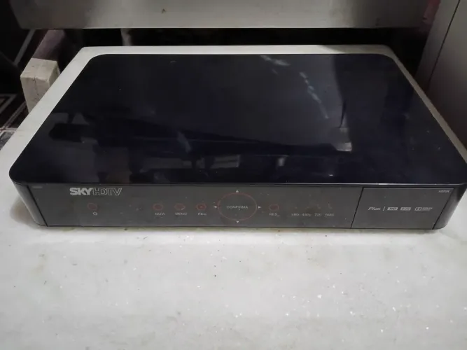 Aparelho receptor Sky HDTV plus