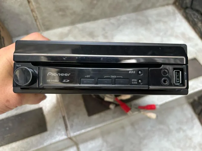 Vende-se som da pioneer AVH- 5480 DVD retrátil em perfeito estado pouco uso 