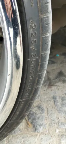 Pneu Aro 20 225/20/30