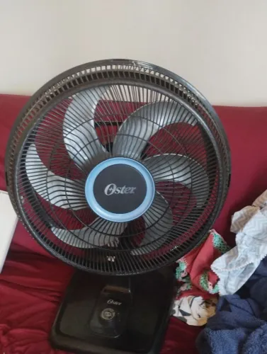 Vendo um ventilador oster