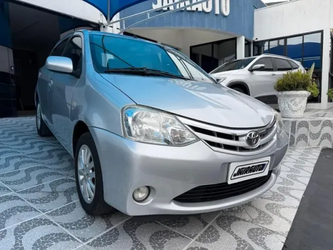 Toyota Etios XLS 1.5 Flex 16V 5P Mec. 2013