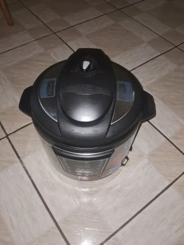 Vende-se uma panela