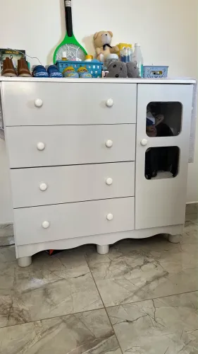 Cômoda Semi nova 