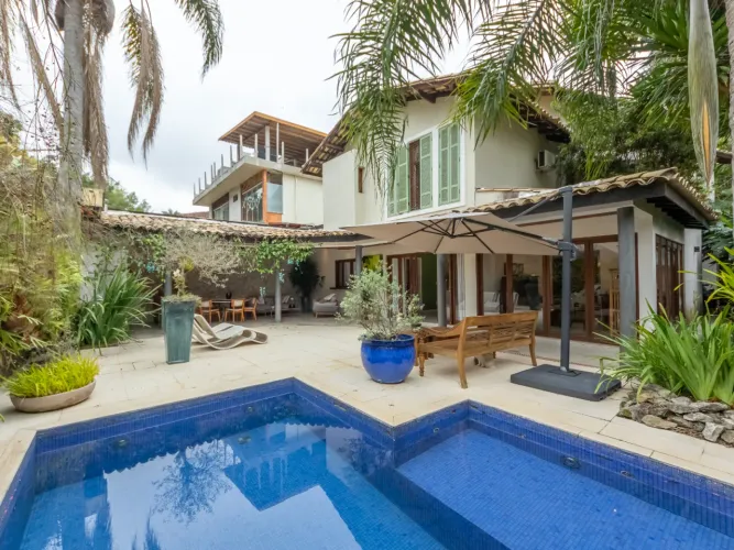 Casa no condomínio Condominio Vila Verde para venda com 5 quartos, sendo 4 suítes, 550m²