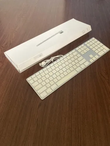  ?Apple Keyboard Wired Com Fio Usb Mb110b/b (Usado)