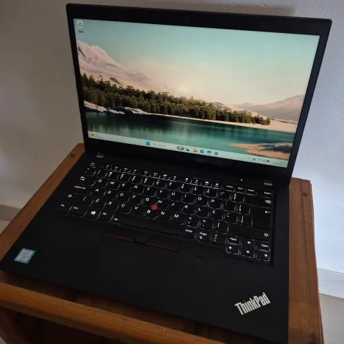 Notebook i5 8 Geração Top Toque na Tela SSD 8Gb Ram ThinkPad T490 iluminado Semi Novo