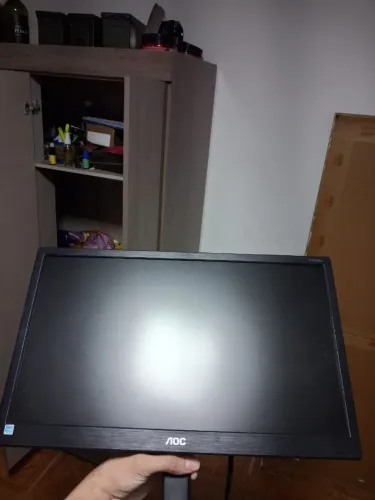 Monitor AOC 18