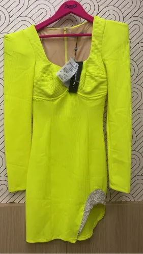 Vestido lança perfume 