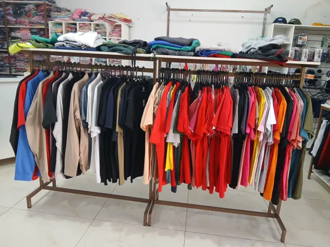Vendo uma loja de roupas masculina e feminina
