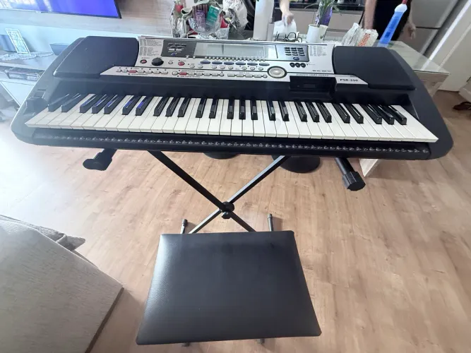 Teclado Yamaha PSR - 550 ( Excelente estado )