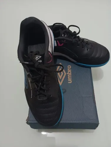 Chuteira umbro X-confort nova na caixa tamanho 39