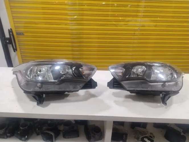 par de farol do argo/cronos com led