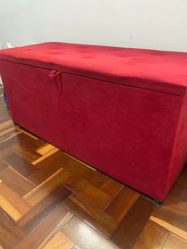 Baú puff vermelho suede grande 1,00x0,40cm