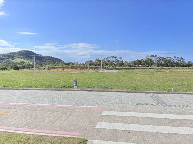 Terreno à Venda no Rio Vermelho, Florianópolis - 361m²