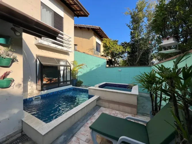 linda casa de condominio em Cotia
