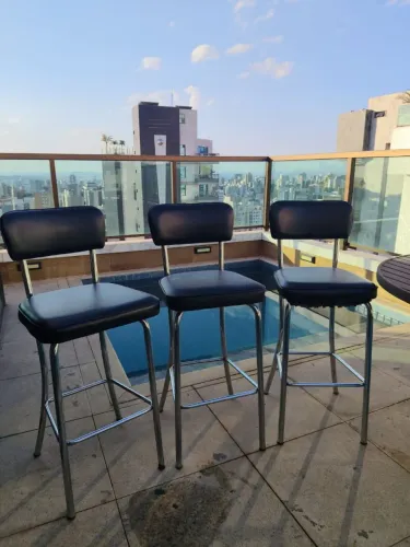 Vendo 3 banquetas 75cm alt x 45 assento
