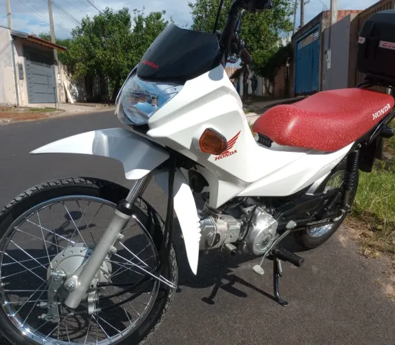 Vende-se pop 110i 2023 único dono
