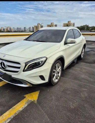 Mercedes-Benz GLA 200 Adv. 1.6/1.6 TB 16V Flex Aut. 2015