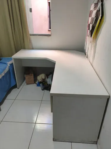 Mesa de escritório em L 1.80 por 1.50