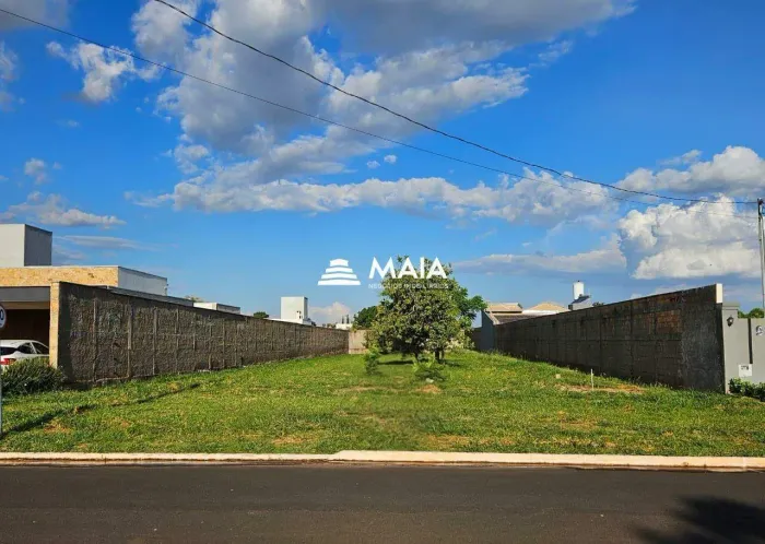 Terreno à venda no Residencial Mário de Almeida Franco