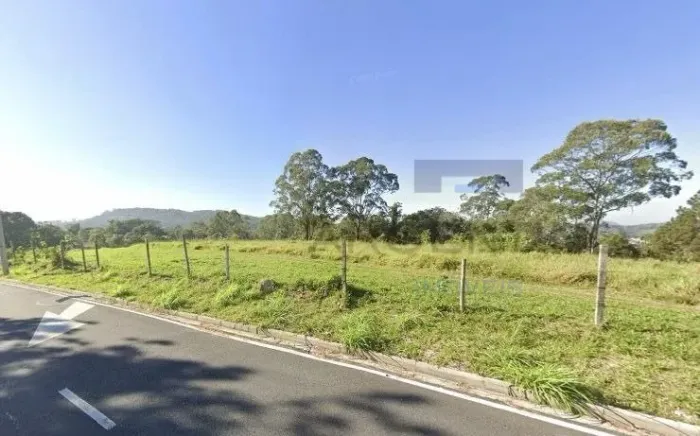 Excelente área na Mogi Bertioga