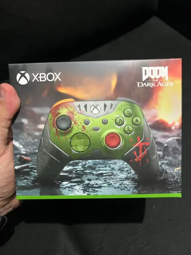Controle XBOX SERIES S/X edição DOOM DARK AGES