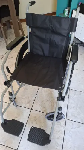 Cadeira de rodas Dellamed D100