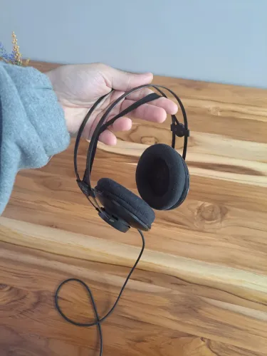 AKG K52 Fone de Ouvido Profissional Over-Ear Original