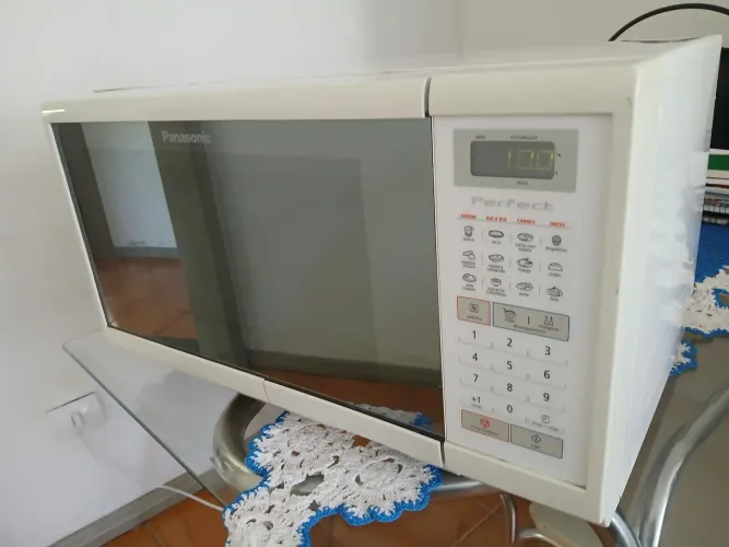 Micro-ondas Panasonic 25 litros