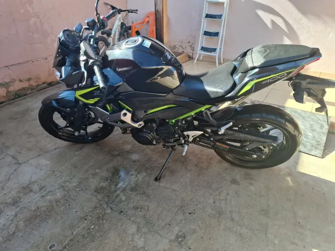 OPORTUNIDADE DE ADQUIRIR UMA MOTO LINDA, POTENTE E NOVA
