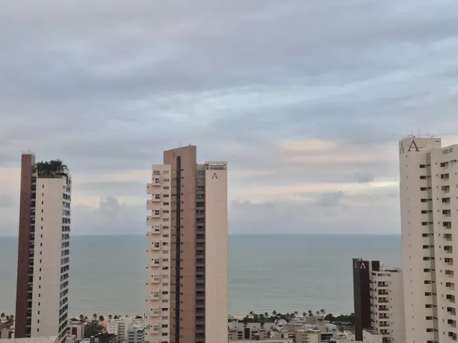 Apartamento em andar alto, com vista mar definitiva de todos os ambientes!
