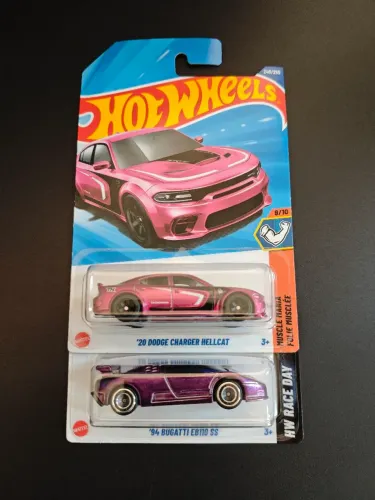 Hot wheels Bugatti + Hellcat STH