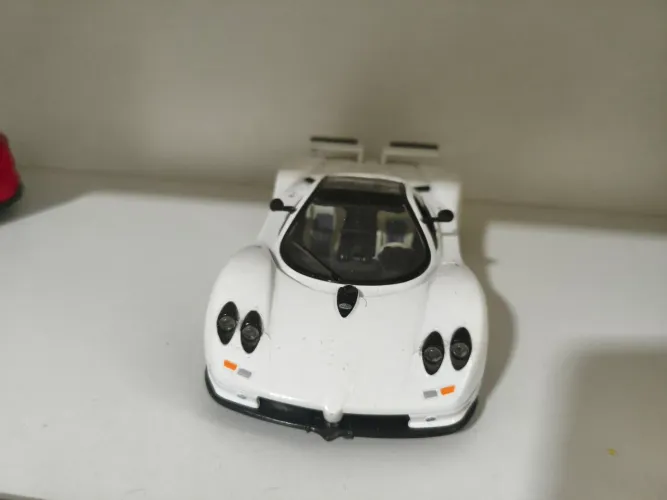 Miniatura Pagani Zonda 1:24 Motormax 